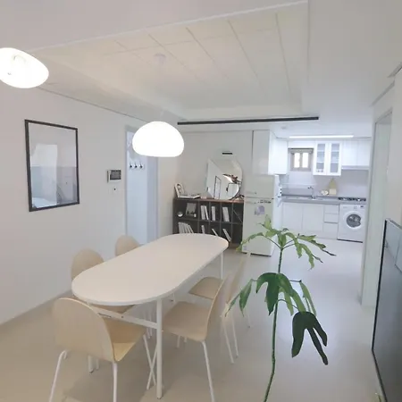 Lovely House Hongdae Apartment